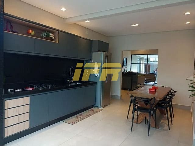 Casa, 3 quartos, 178 m² - Foto 1