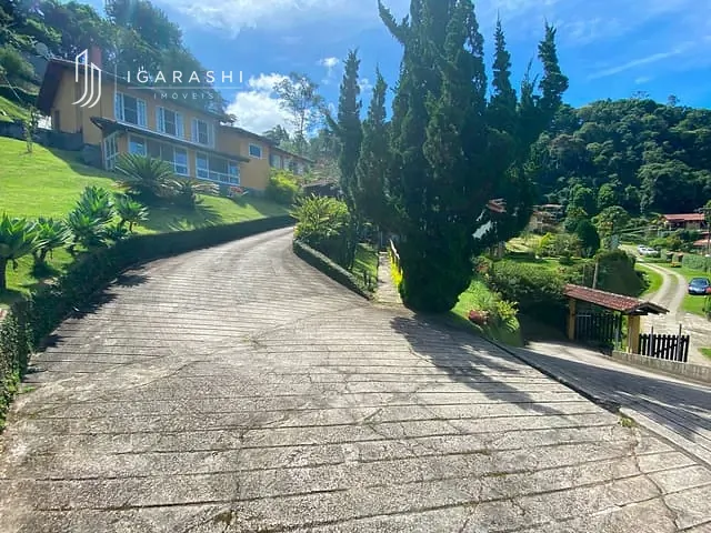 Casa com 1280m² 4 quartos e 4 banheiros, à venda, no bairro Mury em Nova Friburgo