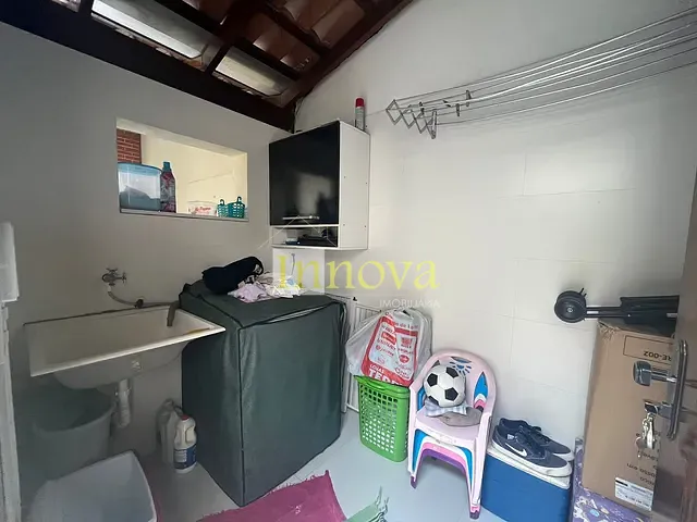 Casa com 250m² 3 quartos e 1 banheiro, à venda, no bairro Getuba em Caraguatatuba