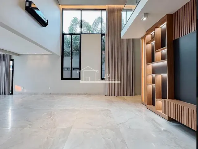 Casa 4 quartos e 6 banheiros, à venda, no bairro Granja Marileusa em Uberlândia