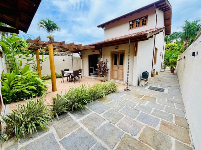 Casa 3 quartos e 3 banheiros, à venda, no bairro Perequê em Ilhabela