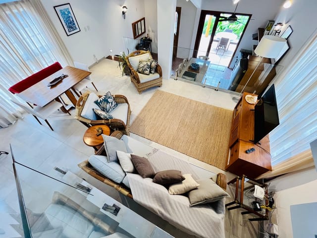 Casa 3 quartos e 3 banheiros, à venda, no bairro Perequê em Ilhabela