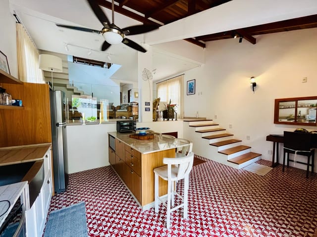Casa 3 quartos e 3 banheiros, à venda, no bairro Perequê em Ilhabela