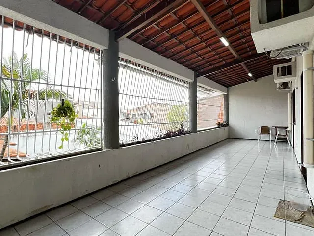 Casa 9 quartos e 4 banheiros, à venda, no bairro Presidente Kennedy em Fortaleza