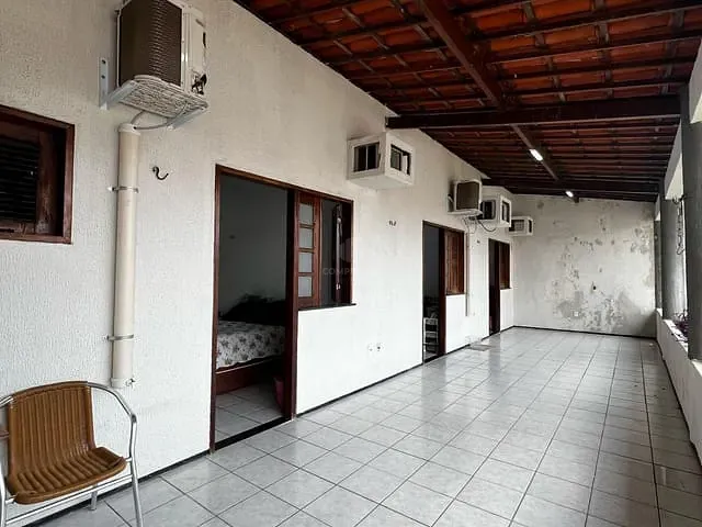 Casa 9 quartos e 4 banheiros, à venda, no bairro Presidente Kennedy em Fortaleza