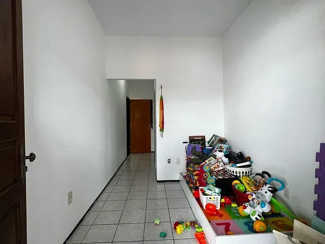 Casa 9 quartos e 4 banheiros, à venda, no bairro Presidente Kennedy em Fortaleza