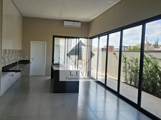 Casa com 300m² 4 quartos e 5 banheiros, à venda, no bairro Jardim Capuava em Nova Odessa