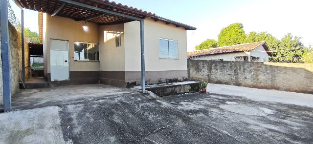 Casa com 360m² 3 quartos e 2 banheiros, para alugar, no bairro Parque Veiga Jardim em Aparecida De Goiânia