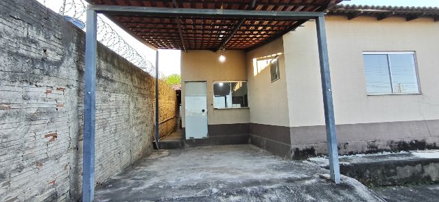 Casa com 360m² 3 quartos e 2 banheiros, para alugar, no bairro Parque Veiga Jardim em Aparecida De Goiânia