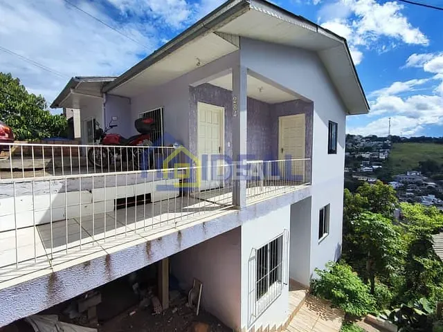 Casa 5 quartos e 2 banheiros, à venda, no bairro Floresta em Concórdia