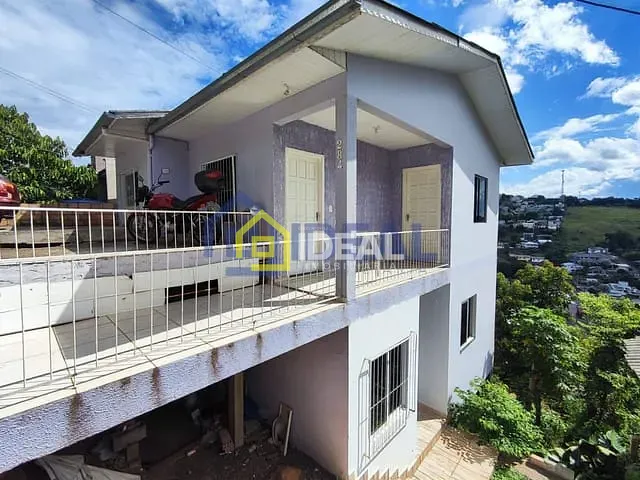 Casa 5 quartos e 2 banheiros, à venda, no bairro Floresta em Concórdia