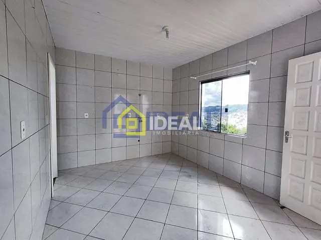 Casa 5 quartos e 2 banheiros, à venda, no bairro Floresta em Concórdia