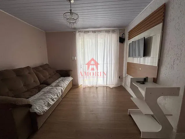 Casa 2 quartos e 1 banheiro, à venda, no bairro Fazendinha em Curitiba