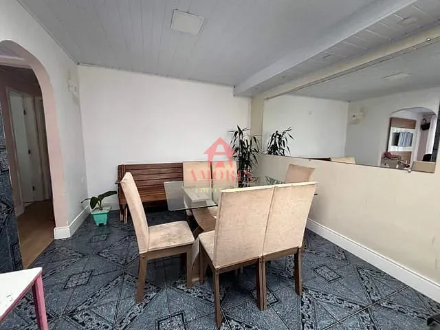 Casa 2 quartos e 1 banheiro, à venda, no bairro Fazendinha em Curitiba