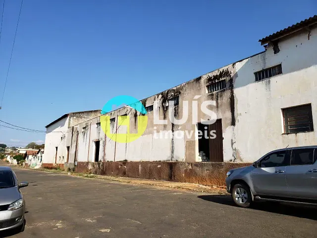 Galpão / Barracão à venda, no bairro Vila Nunes em Guaranésia