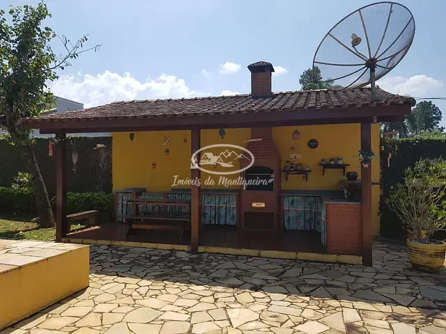 Casa com 900m² 4 quartos e 2 banheiros, à venda, no bairro Jardim Martinelli em Itatiaia