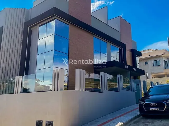 Casa com 440m² 4 quartos e 5 banheiros, à venda, no bairro Canto da Praia em Itapema