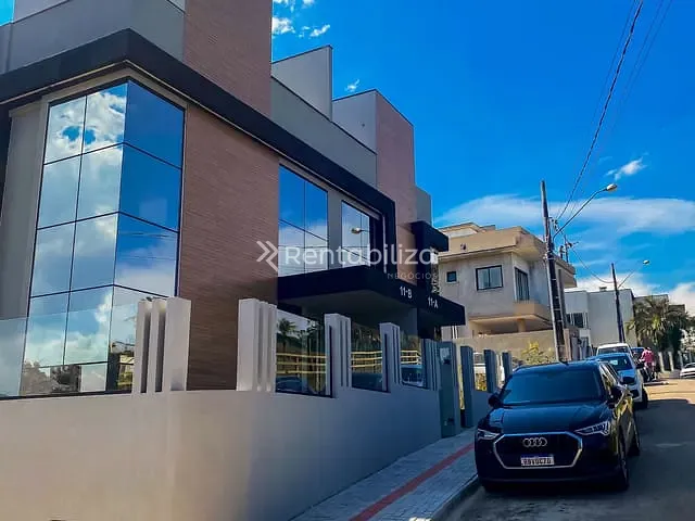 Casa com 440m² 4 quartos e 5 banheiros, à venda, no bairro Canto da Praia em Itapema