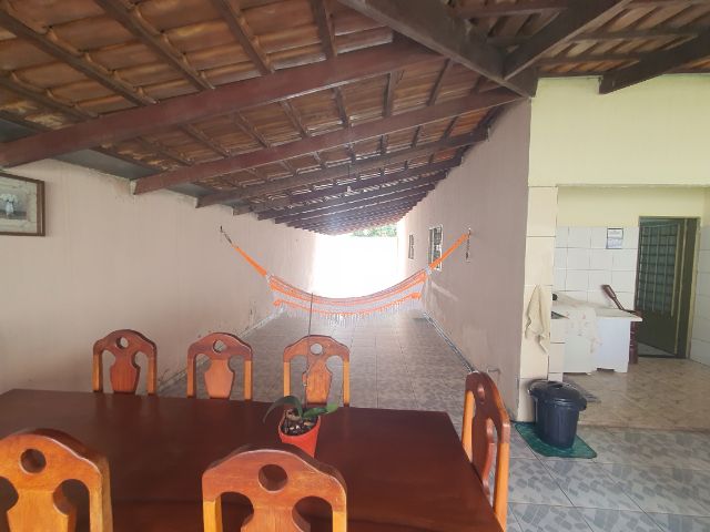 Casa com 366m² 3 quartos e 2 banheiros, à venda, no bairro Condomínio das Esmeraldas em Goiânia