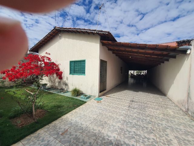 Casa com 366m² 3 quartos e 2 banheiros, à venda, no bairro Condomínio das Esmeraldas em Goiânia