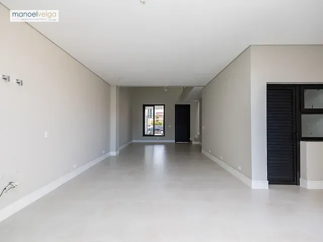 Casa 3 quartos e 4 banheiros, à venda, no bairro Guabirotuba em Curitiba