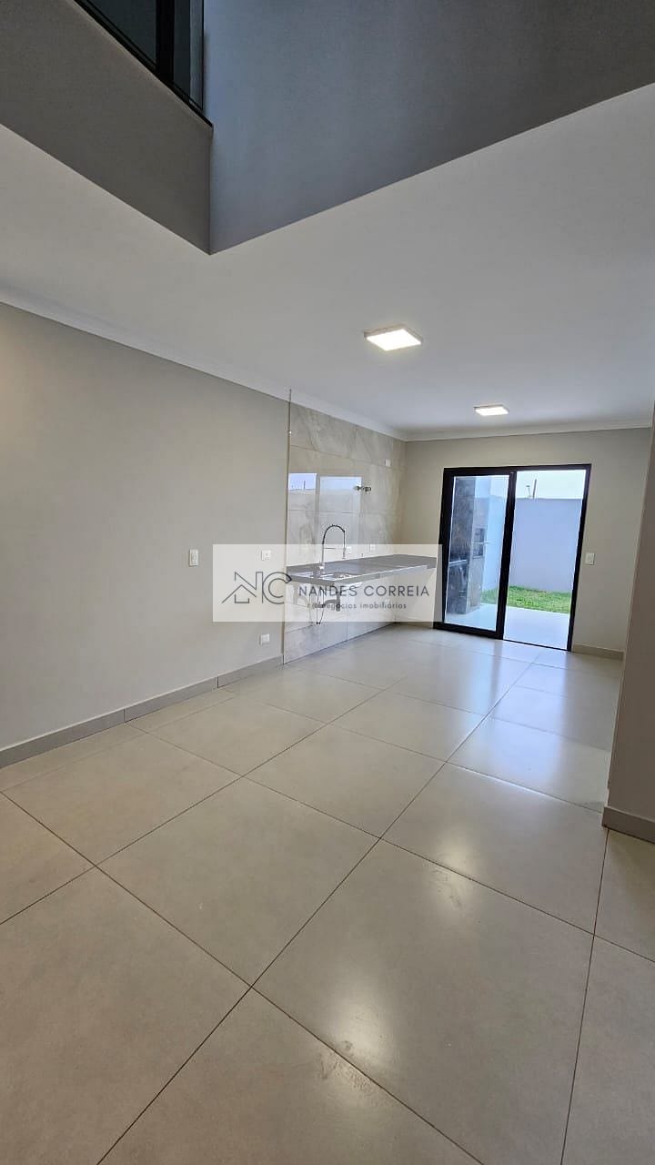 Casa à venda com 3 quartos, 129m² - Foto 4