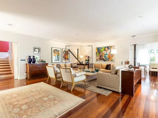 Casa 5 quartos e 8 banheiros, à venda, no bairro Jardim Petrópolis em São Paulo