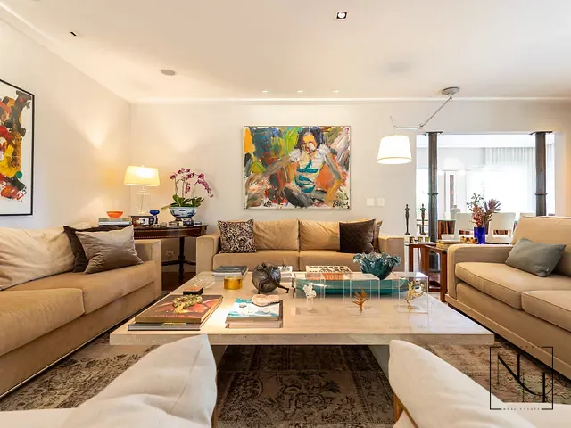 Casa 5 quartos e 8 banheiros, à venda, no bairro Jardim Petrópolis em São Paulo