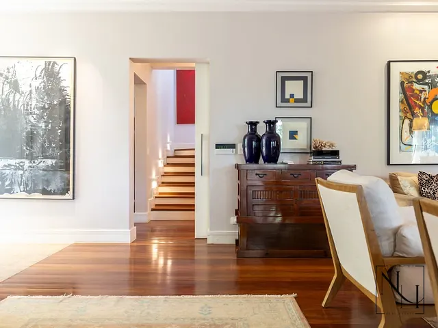 Casa 5 quartos e 8 banheiros, à venda, no bairro Jardim Petrópolis em São Paulo