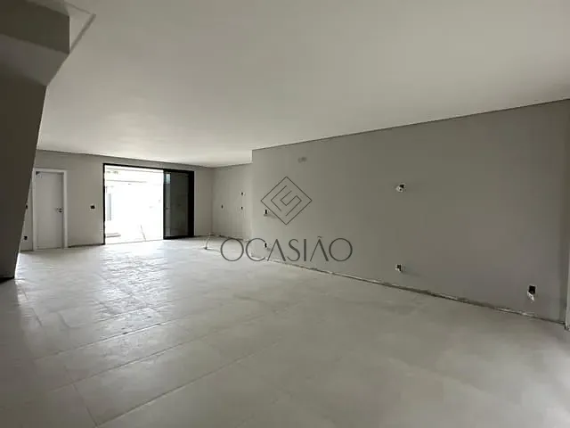 Casa com 364m², à venda, no bairro Barra em Balneário Camboriú