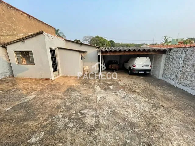 Casa com 300m² 2 quartos e 2 banheiros, à venda, no bairro Jardim Santo Antonio em Santa Bárbara d'Oeste