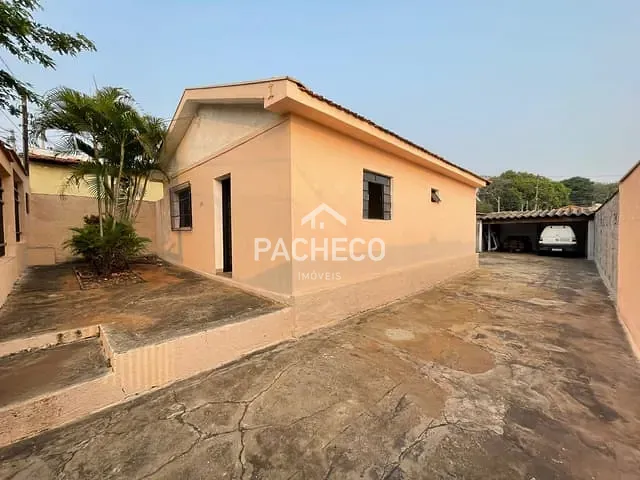 Casa com 300m² 2 quartos e 2 banheiros, à venda, no bairro Jardim Santo Antonio em Santa Bárbara d'Oeste