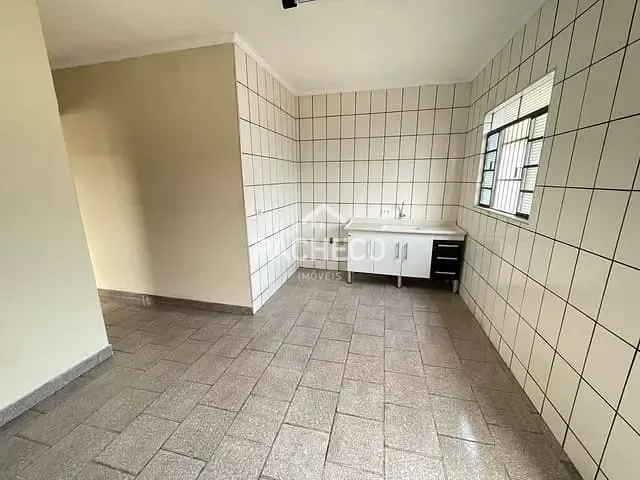 Casa com 300m² 2 quartos e 2 banheiros, à venda, no bairro Jardim Santo Antonio em Santa Bárbara d'Oeste