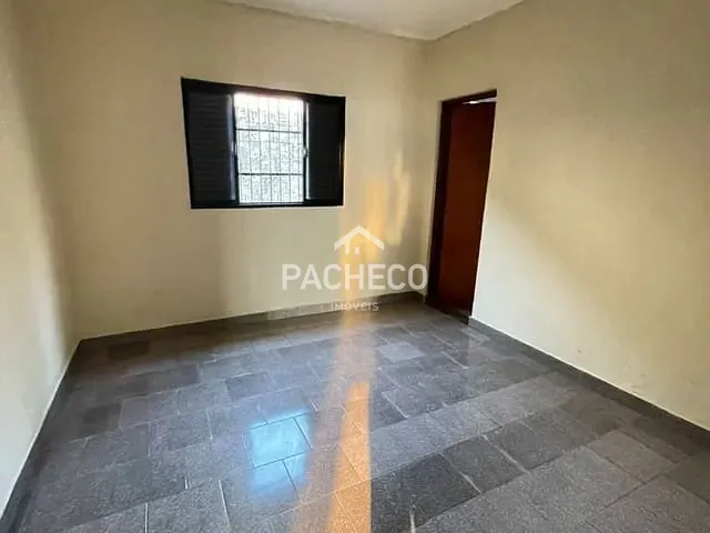 Casa com 300m² 2 quartos e 2 banheiros, à venda, no bairro Jardim Santo Antonio em Santa Bárbara d'Oeste