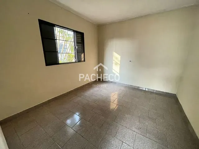 Casa com 300m² 2 quartos e 2 banheiros, à venda, no bairro Jardim Santo Antonio em Santa Bárbara d'Oeste