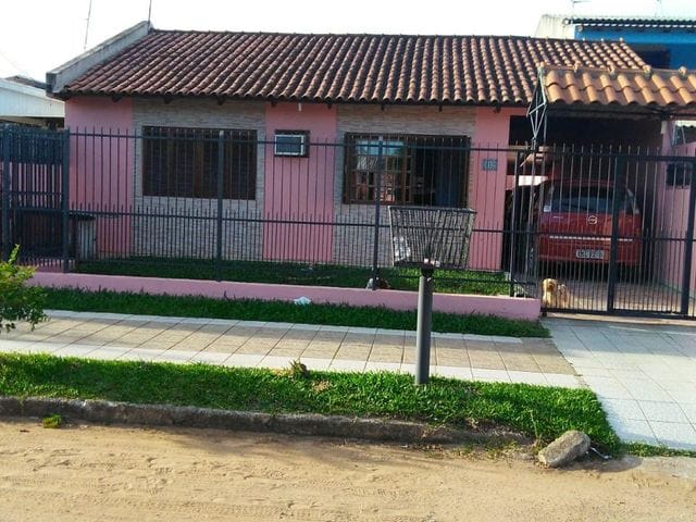 Casa com 300m² 3 quartos e 3 banheiros, à venda, no bairro Jardim dos Lagos em Guaíba