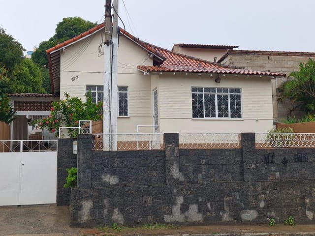 Casa 3 quartos e 2 banheiros, à venda, no bairro Centro em Vassouras