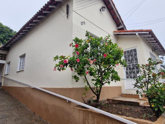 Casa 3 quartos e 2 banheiros, à venda, no bairro Centro em Vassouras