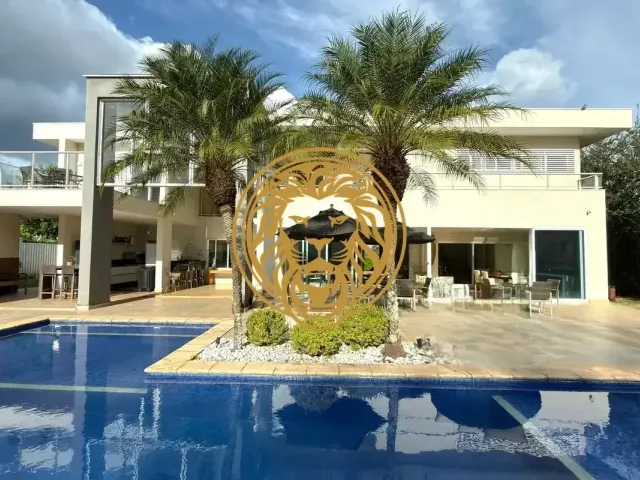 Casa com 2500m² 4 quartos e 6 banheiros, à venda, no bairro Setor de Mansões Dom Bosco (Lago Sul) em Brasília
