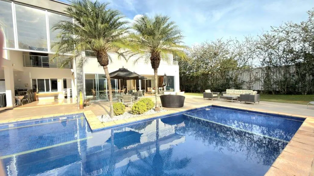 Casa de Luxo em Condomínio Fechado no Lago Sul - Mobiliada