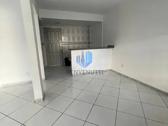 Casa 3 quartos e 2 banheiros, à venda, no bairro Centro em Balneário Camboriú