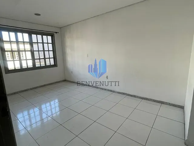 Casa 3 quartos e 2 banheiros, à venda, no bairro Centro em Balneário Camboriú