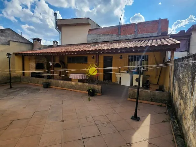 Casa com 350m² 3 quartos e 2 banheiros, à venda, no bairro Cidade Ademar em São Paulo