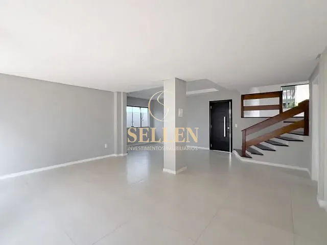 Casa 4 quartos e 3 banheiros, à venda, no bairro Dom Bosco em Itajaí