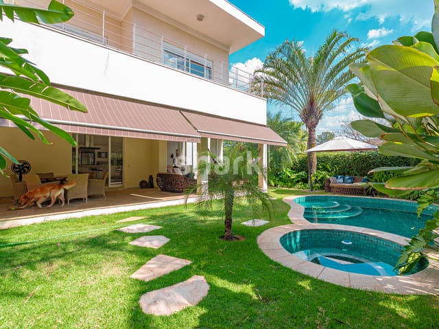 Casa com 682m² 4 quartos e 7 banheiros, à venda, no bairro Alphaville em Santana de Parnaíba