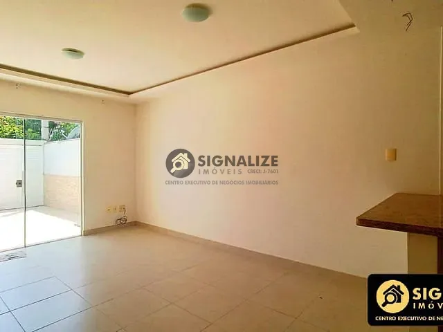 Casa 2 quartos e 3 banheiros, à venda, no bairro Peró em Cabo Frio