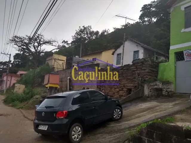 Casa com 1m² 3 quartos e 1 banheiro, à venda ou para alugar, no bairro Vargem Grande em Barra do Piraí