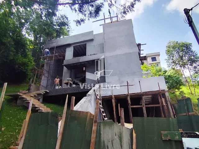 Casa com 312m² 4 quartos e 4 banheiros, à venda, no bairro Sítio do Morro em Santana de Parnaíba