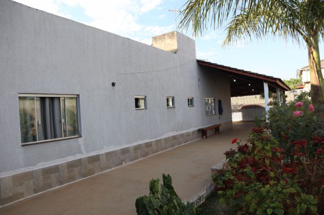 Casa com 400m² 4 quartos e 3 banheiros, à venda ou para alugar, no bairro Ponte Alta Norte (Gama) em Brasília