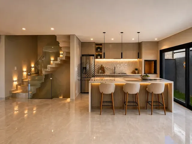 Casa com 205m² 3 quartos e 4 banheiros, à venda, no bairro Santa Felicidade em Curitiba
